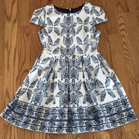 B Darlin Dresses & Skirts - Printed fit & flare dress